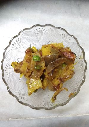 A picture of Aloo matar vegetable.