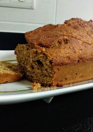 Foto principal de Bizcocho con leche de coco y dátiles, sin azúcar