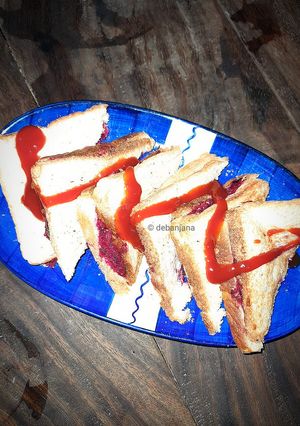 চীজি ভেজিটেবল স্যান্ডউইচ (Cheesy Vegetable Sandwich Recipe) রেসিপির প্রধান ছবি