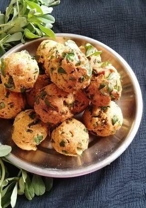 મેથી ઢોકળી (Methi Dhokli Recipe In Gujarati) રેસીપી મુખ્ય ફોટો