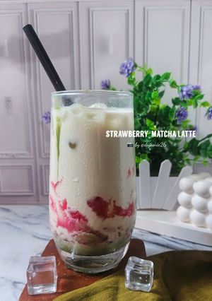 Foto resep 🍓Strawberry Matcha Latte 🍵