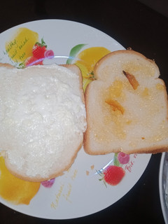 A picture of Bread jam & homemade cream.