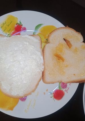 A picture of Bread jam & homemade cream.