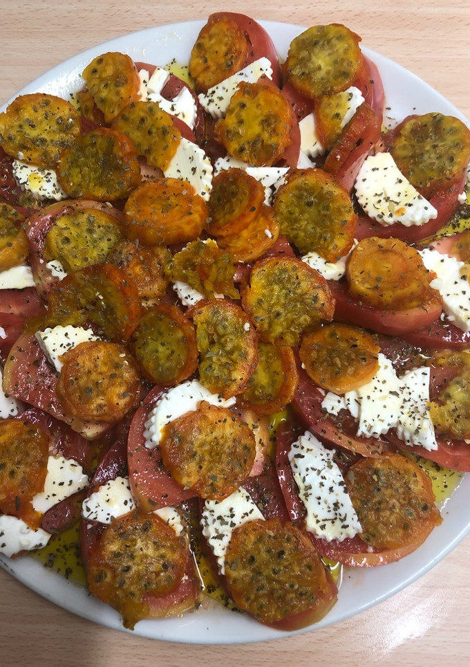 Una foto de 81. Ensalada de higo chumbo (entrante ensalada)
