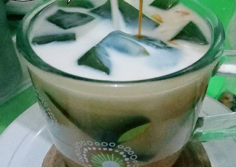 Resep Cincau Hijau kuah gula aren susu kedelai (Minuman Organik), Bisa Manjain Lidah
