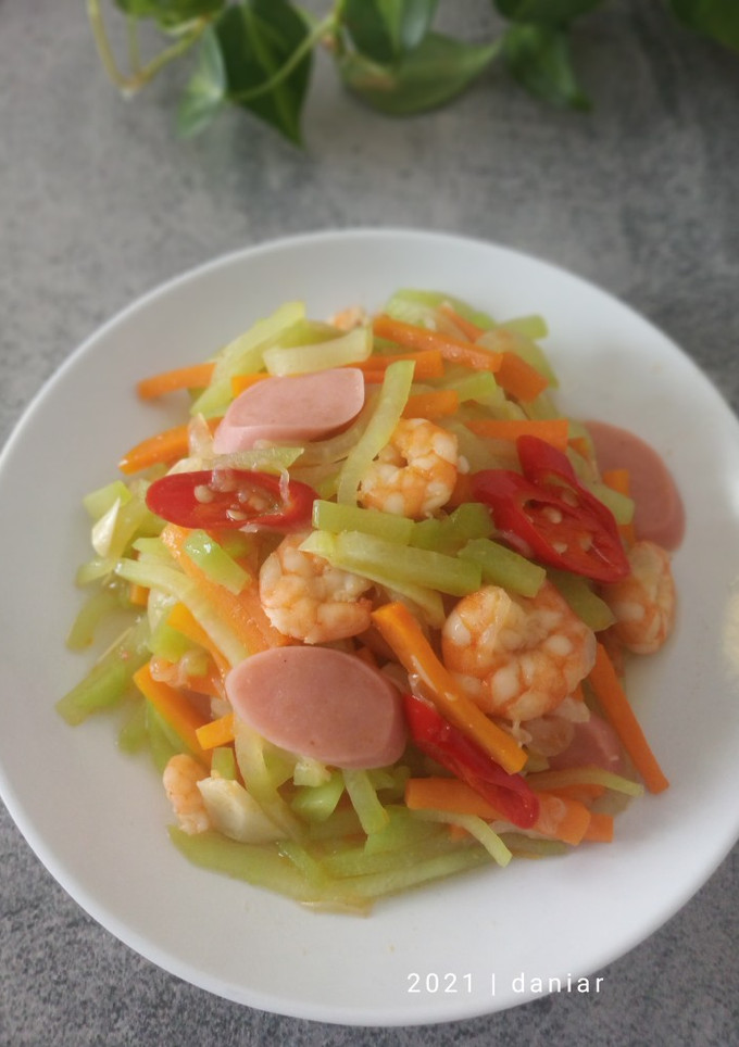 Foto resep Oseng Labu Siam, Udang, Sosis