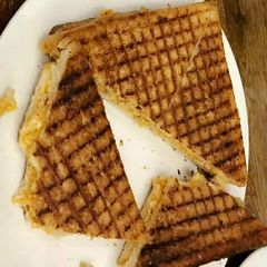 A picture of Grilled sandwich.