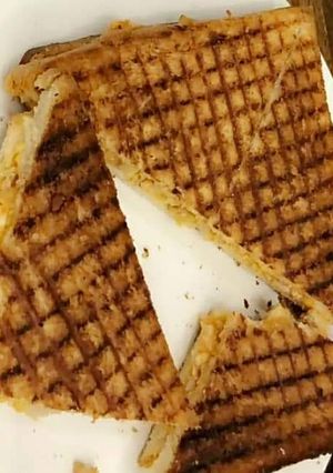 A picture of Grilled sandwich.