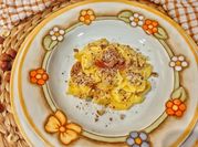 Una foto di cappelletti al prosciutto