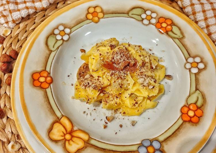 Easiest Way to Prepare Speedy Tortellini con zucca, prosciutto crudo e nocciole