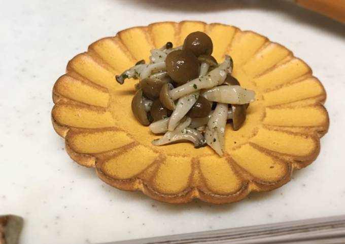 Recipe of Homemade Marinated mushrooms made with salted rice malt