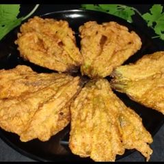 A picture of Pumpkin flower fritter.
