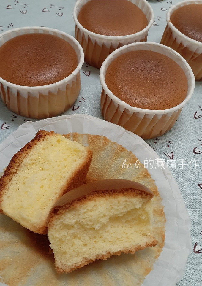 戚風杯子蛋糕 的食譜成品照片