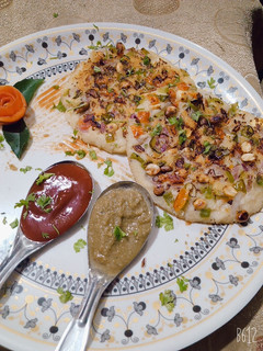 वेज पोहा उत्तपम (Veg poha Uttapam recipe in Hindi) रेसिपी मुख्य फोटो
