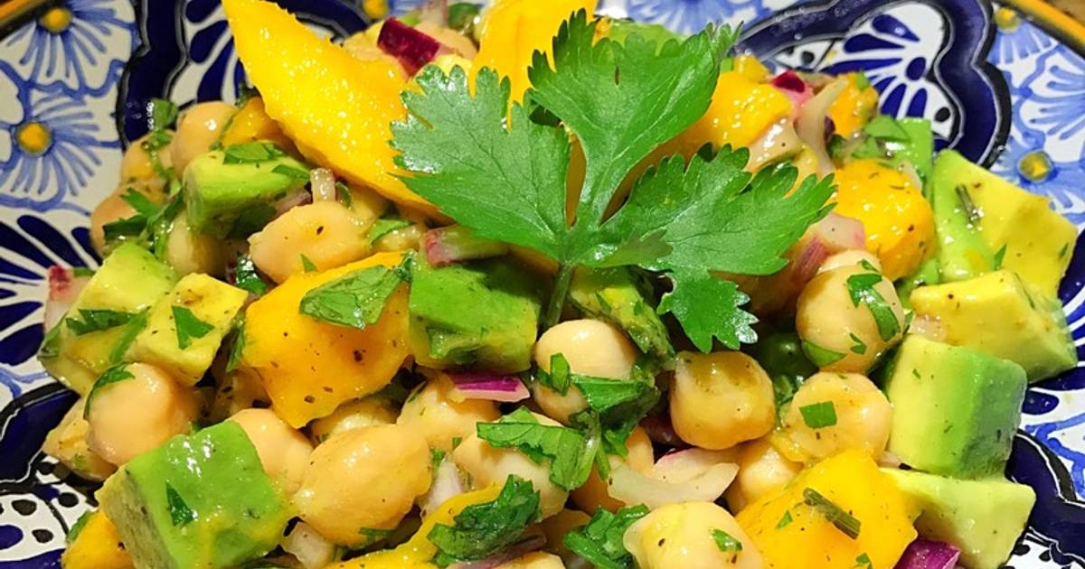 Ensalada de garbanzo, mango y aguacate Receta de Alma Dominguez Cookpad