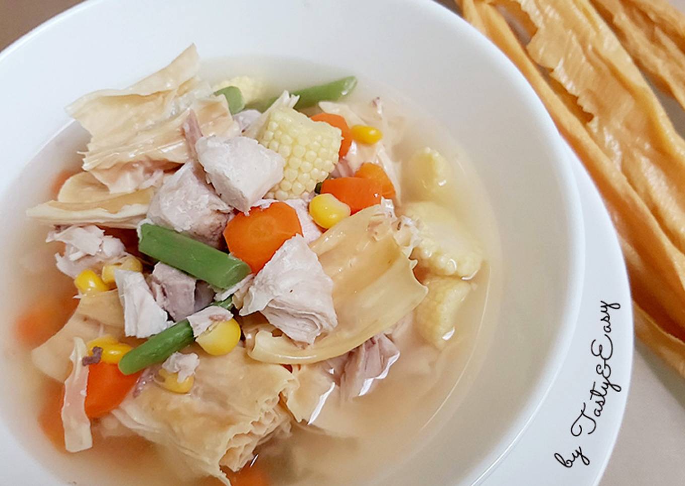 Sop ayam kembang tahu