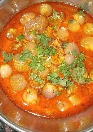 A picture of Dahi wale Onion.