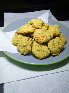 A picture of Garri cookies.