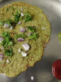 मूंग दाल चीला (moong dal cheela recipe in Hindi) रेसिपी मुख्य फोटो