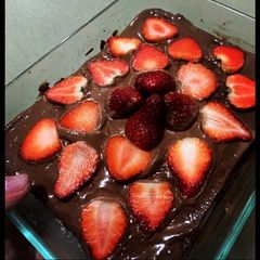 A picture of Strawberry Purée Cake w/ Chocolate Cream.