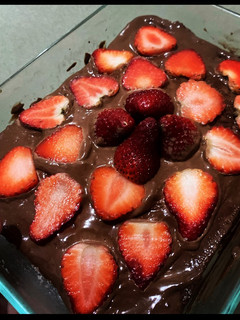 A picture of Strawberry Purée Cake w/ Chocolate Cream.