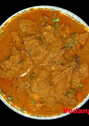 A picture of Malvani Chicken Curry.
