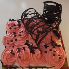 A picture of Pineaple cake.