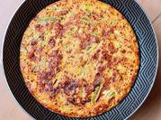 Una foto de tortilla de esparragos