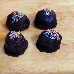 A picture of Dark chocolate Oreo Truffles.