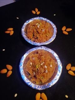 कड़ा प्रसाद (kada prasad recipe in Hindi) रेसिपी मुख्य फोटो