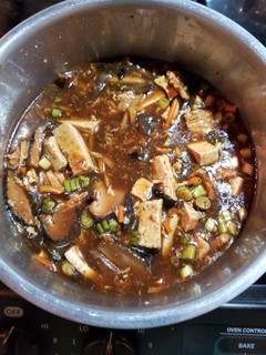 A picture of Hot and sour soup.