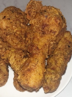 صورة لوصفة كنتاكي أفخاذ دجاج مقرمش 🍗