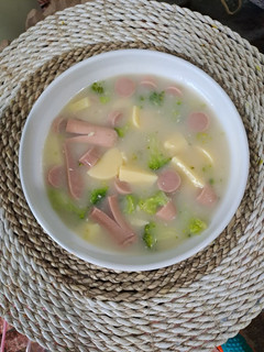 Foto resep Mpasi 1th+: Sup Tofu Sosis Brokoli
