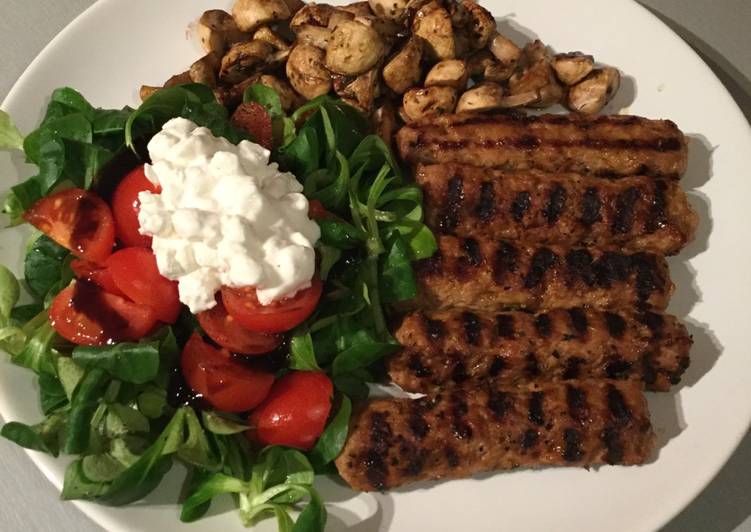 Recipe of Delicious Grilled Kebab with Mushrooms & Valerian salad