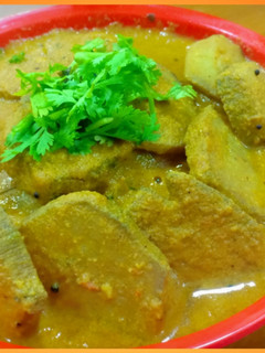 வாழைக்காய் குழம்பு (Vaalai poo Kulambu Recipe in Tamil) செய்முறை முக்கிய புகைப்படம்
