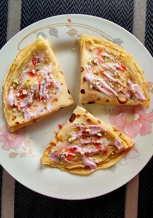 A picture of Fruit Yogurt Crepes.