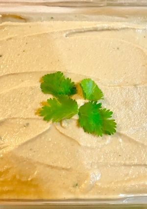 A picture of Hummus.