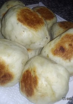 Una foto de Mis pancitos de fugazza y orégano 🙂