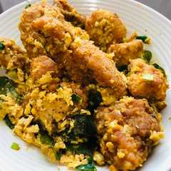 A picture of Ayam Telur Asin.