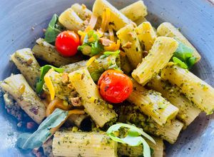 Una foto de Rigatoni con pesto de pistachos