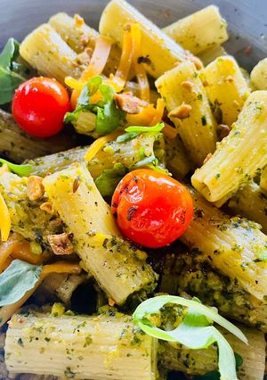 Una foto de Rigatoni con pesto de pistachos