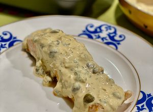 Foto de Salmão ao molho de alcaparras