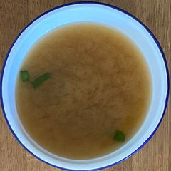 Miso soup A picture of Miso soup.