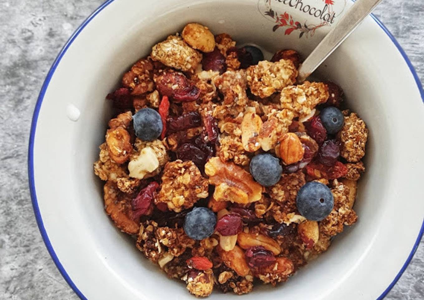 Granola cacahuètes et noix