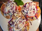 Tostadas de Pollo en Salsa de Chipotle