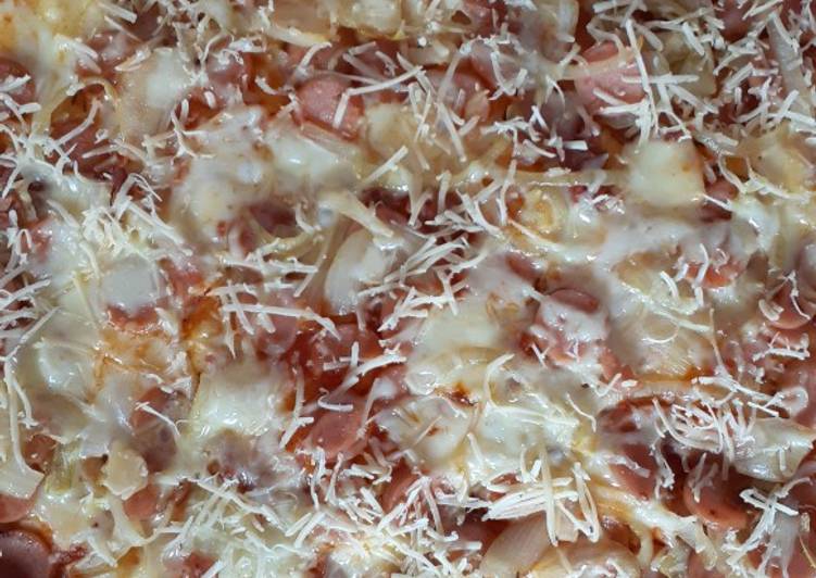 Langkah Mudah untuk Membuat Pizza Sosis Keju Homemade Anti Gagal