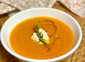 Foto principal de Crema de zanahoria, naranja y romero