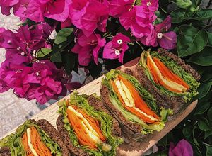 Hình của món Sandwich nhanh gọn buổi sáng.