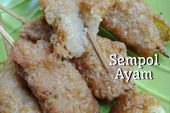 Bagaimana Menyiapkan Sempol Ayam Enak