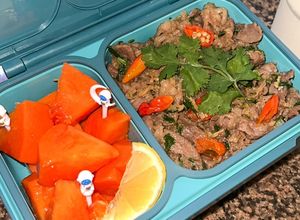 Foto resep Bekal Suami - Sliced Beef Coriander / Cilantro Beef - daging sapi daun ketumbar